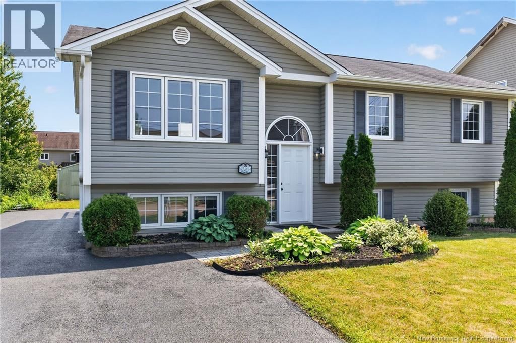 94 Falcon, Moncton, New Brunswick E1G 0H7
