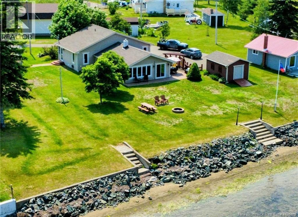 10 Rue Mcgrath Street, Tracadie, New Brunswick E1X 4G4
