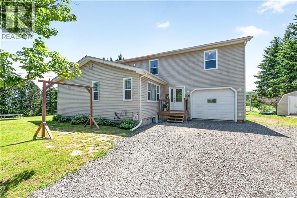 41 Green Hill Drive, Hillsborough, New Brunswick E4H 2V4