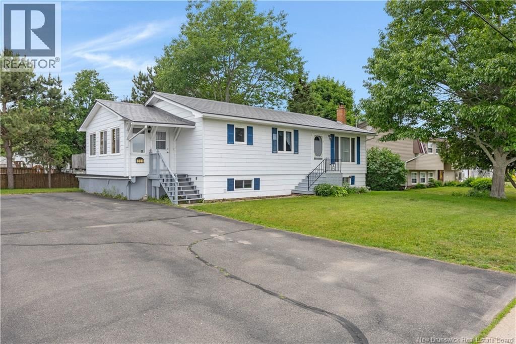 221 Magnolia Avenue, Sussex, New Brunswick E4E 2H5