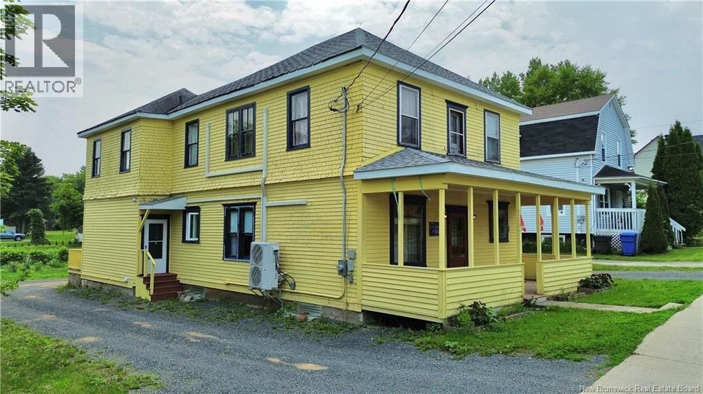 539 QUEEN ST, Bathurst, New Brunswick E2A 2J8