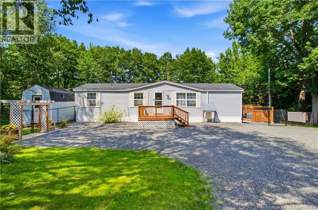 198 Lake Drive, Minto, New Brunswick E4B 2M8