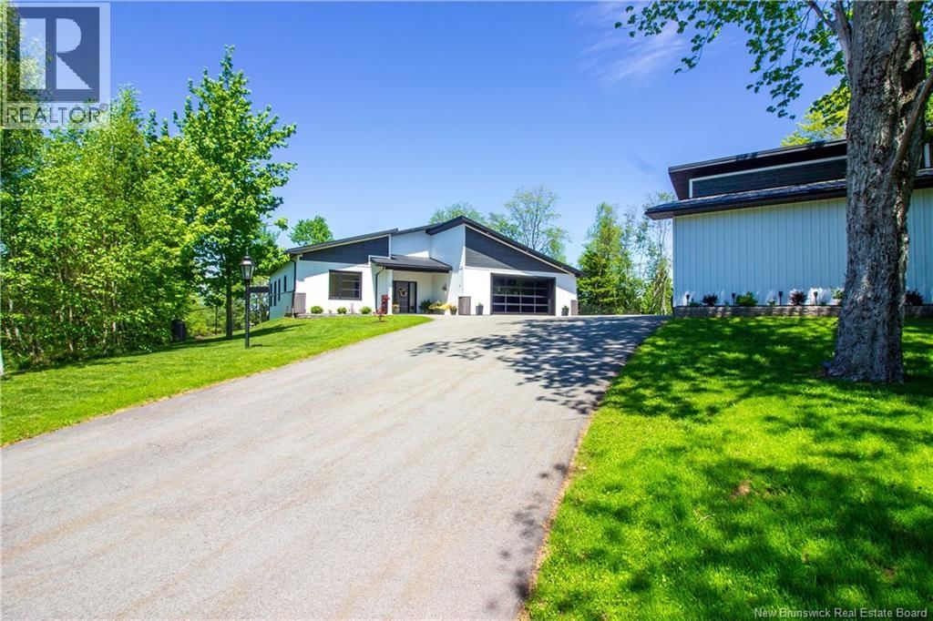 11 Robert Ross Boulevard, Hampton, New Brunswick E5N 0E2