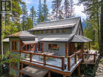 40 BLACK TUSK Drive | Whistler British Columbia | Slide Image Two