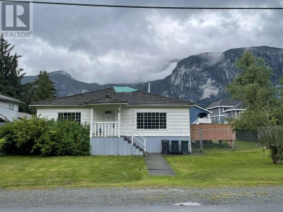 38048 SIXTH Avenue | Squamish British Columbia | Slide Image Seven