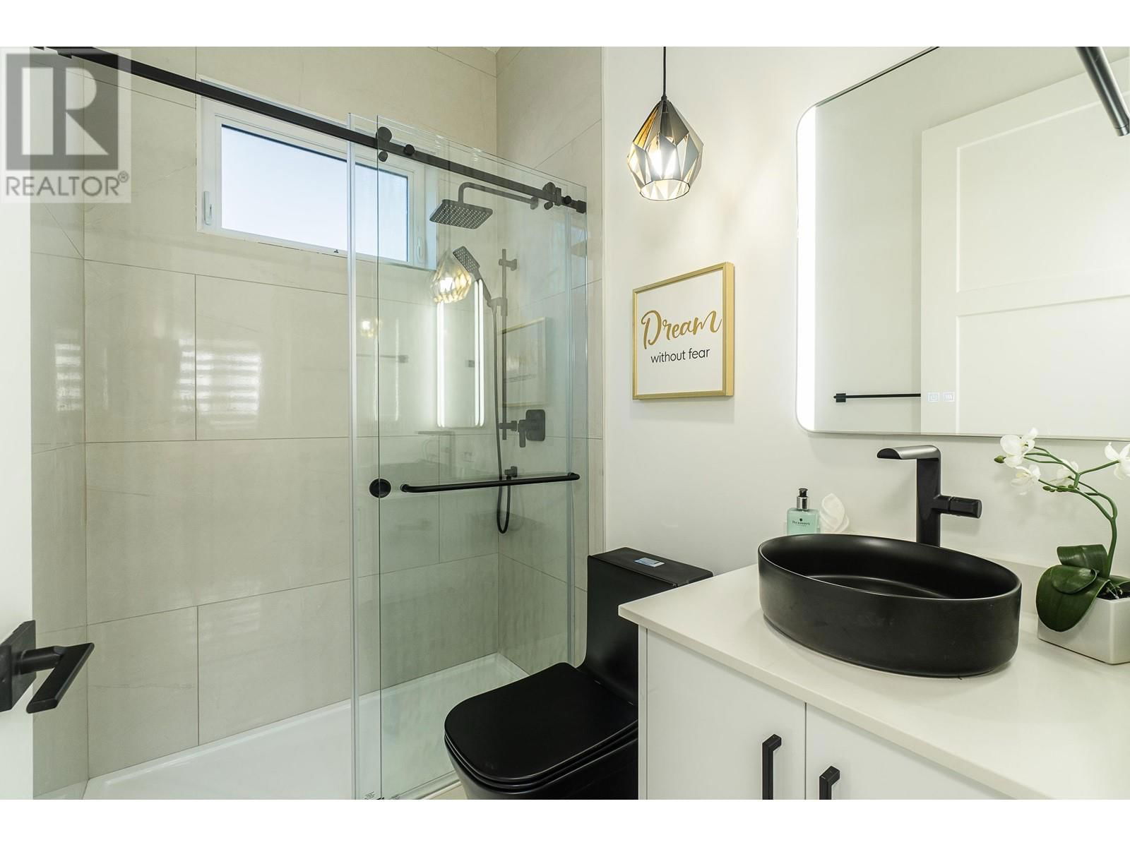 4152 PENDER STREET Image 12
