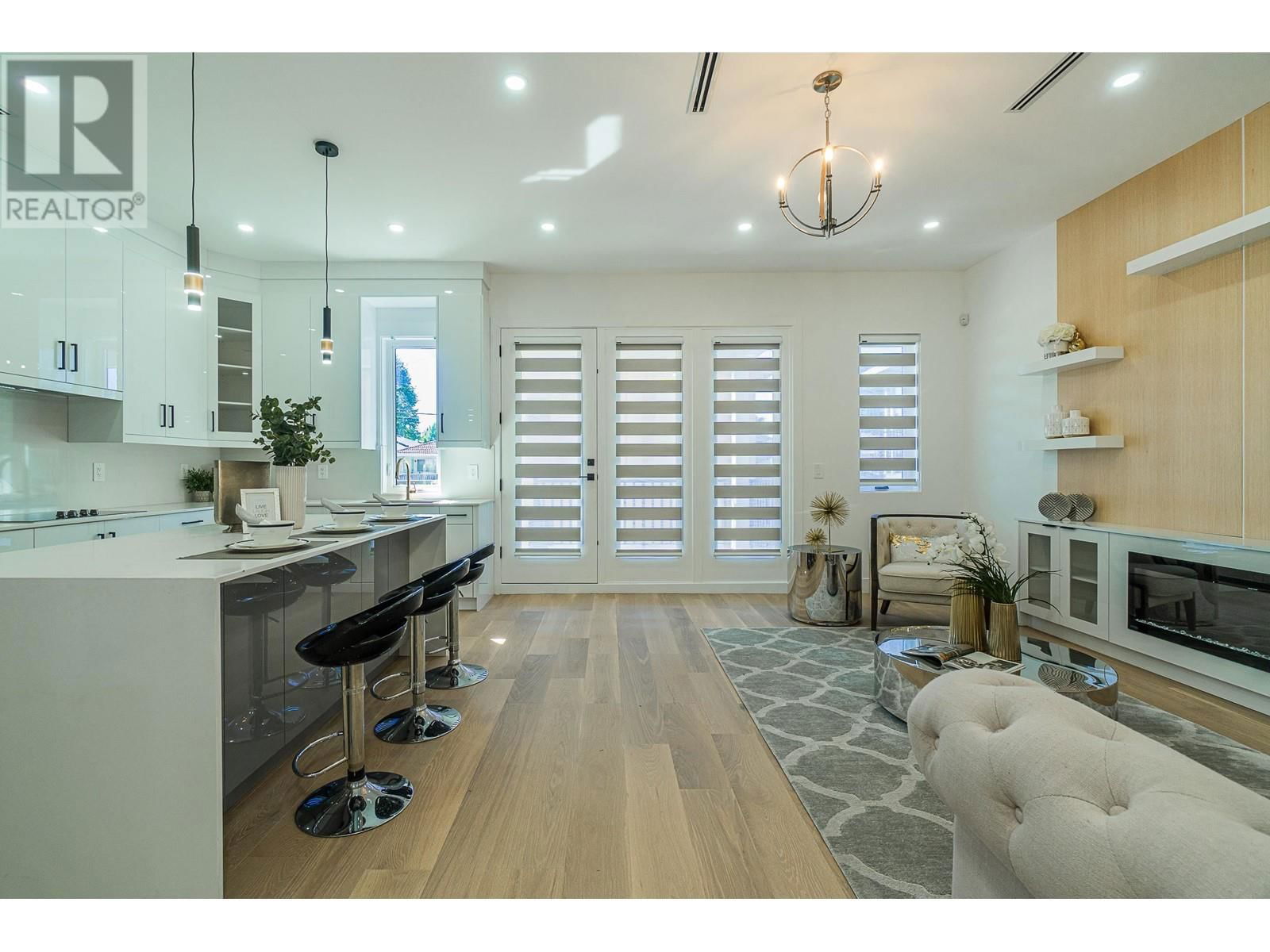 4152 PENDER STREET Image 15