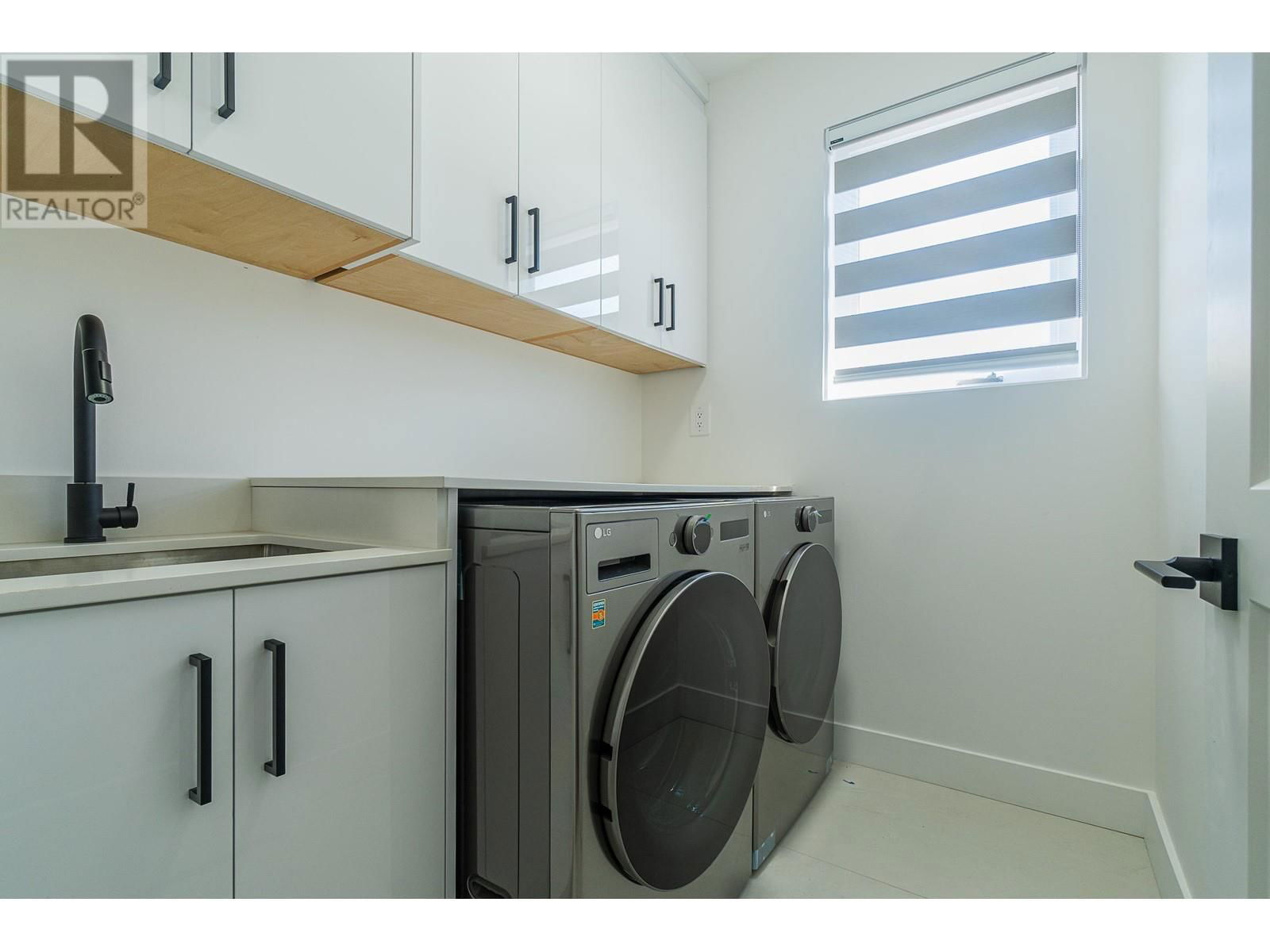 4152 PENDER STREET Image 30