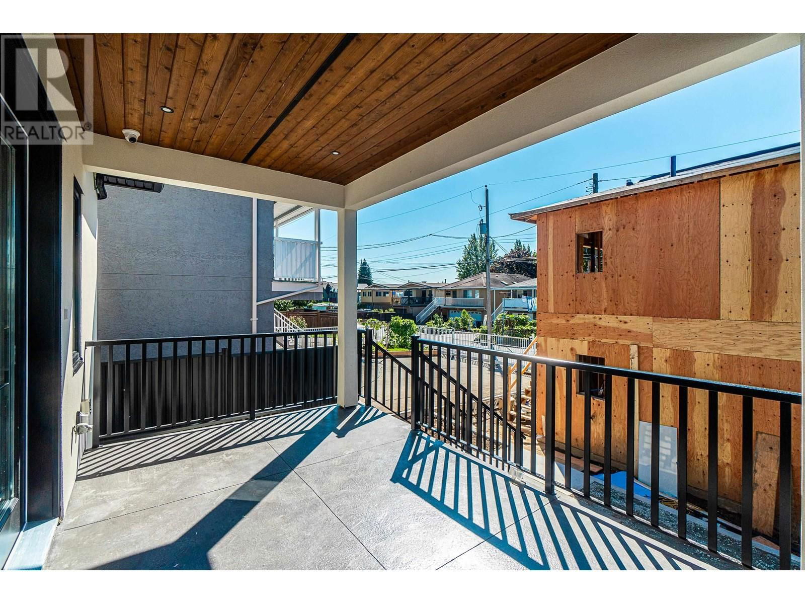 4152 PENDER STREET Image 37