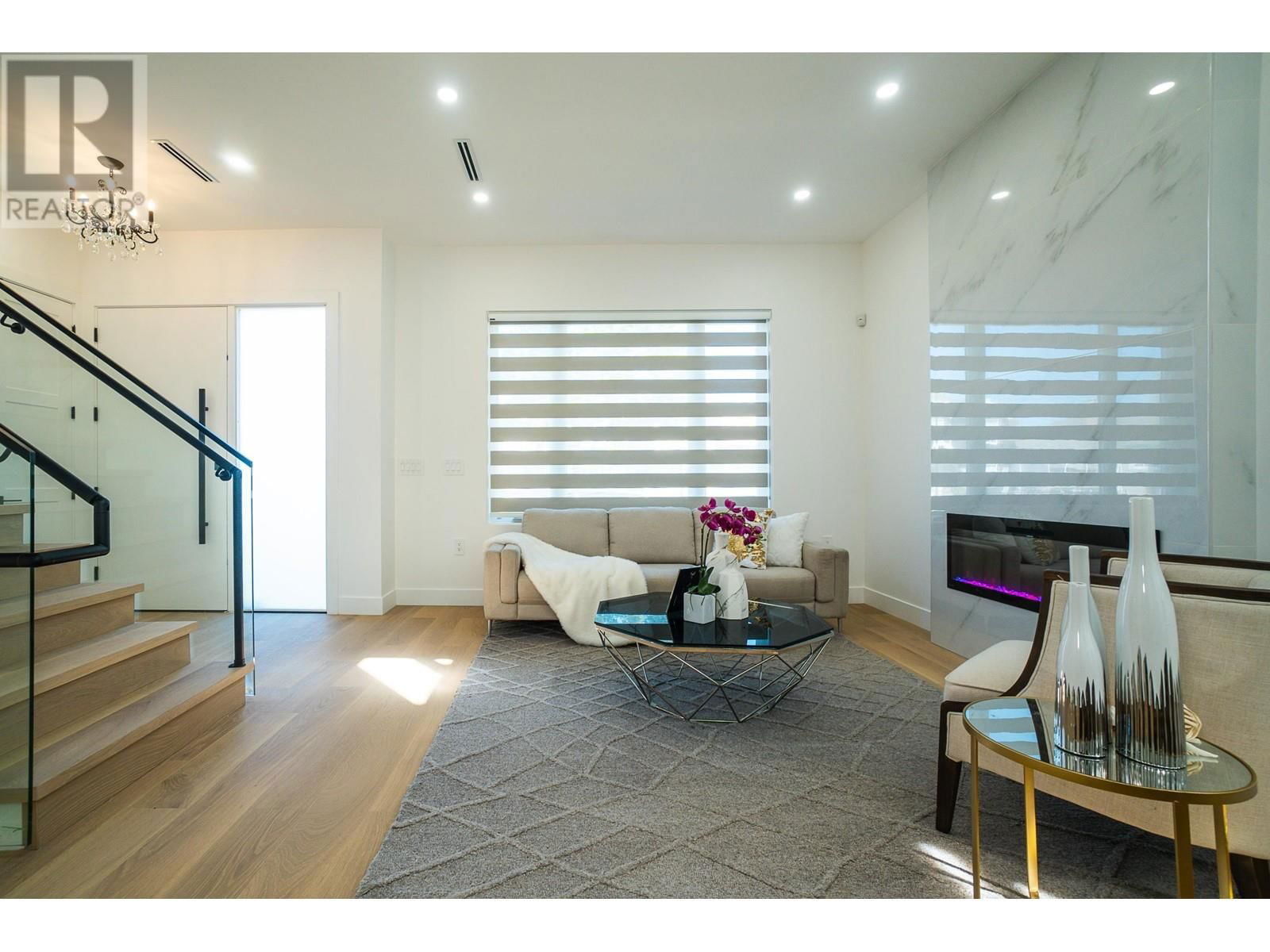 4152 PENDER STREET Image 5