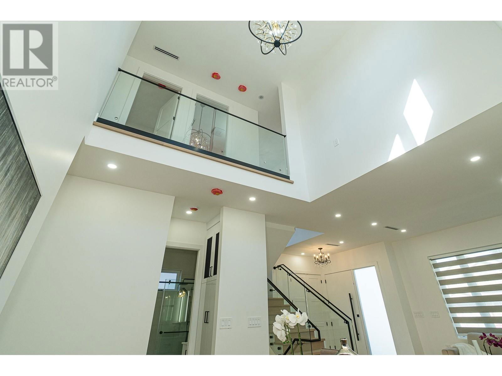 4152 PENDER STREET Image 7