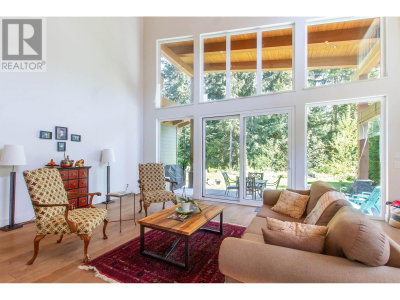 3316 MAMQUAM Road | Squamish British Columbia | Slide Image Seventeen
