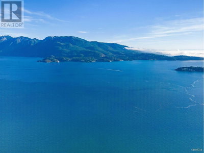 381 WATERFRONT | Bowen Island British Columbia | Slide Image Twelve