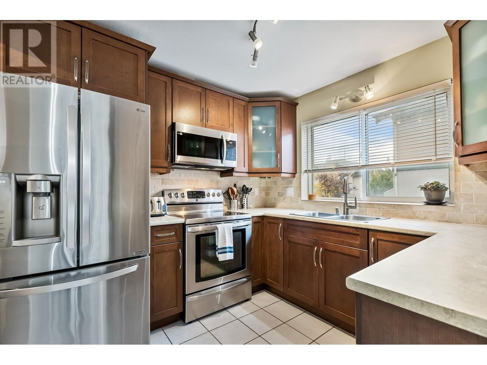 6 2538 PITT RIVER ROAD Image 10