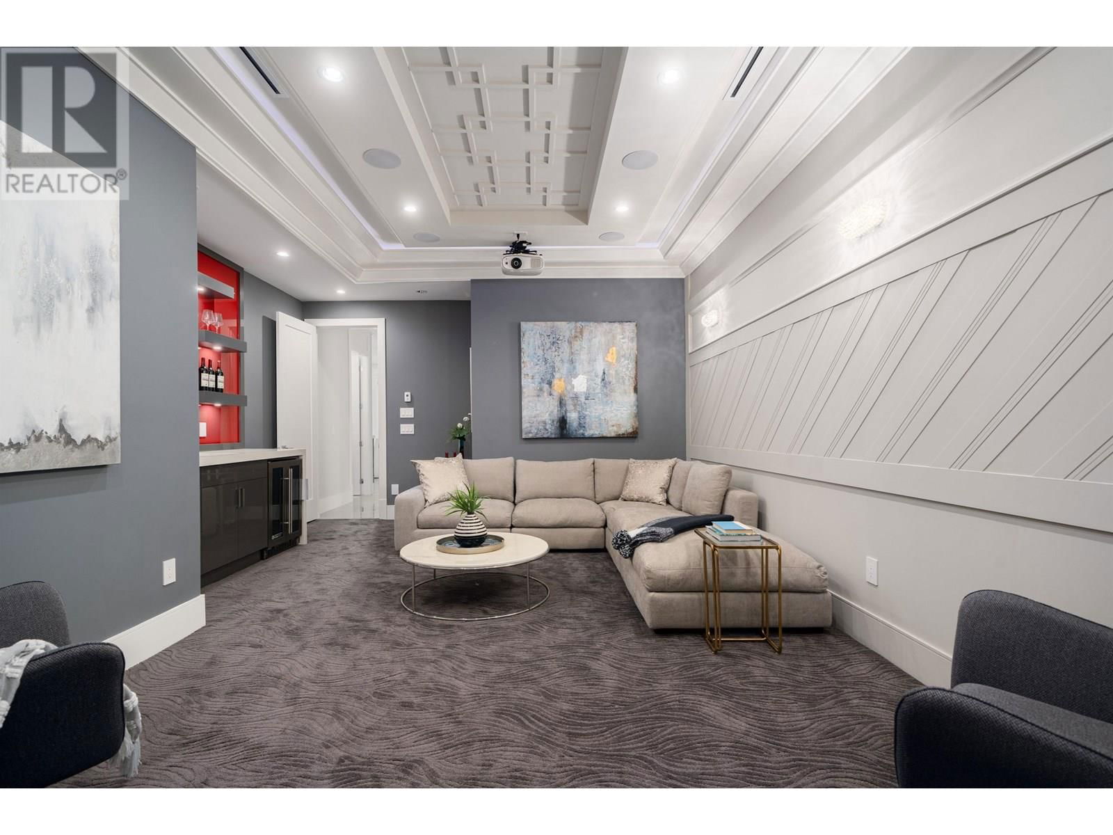 4668 MAHOOD DRIVE Image 32