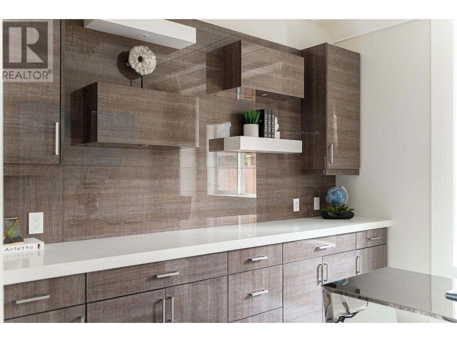4668 MAHOOD DRIVE Image 35