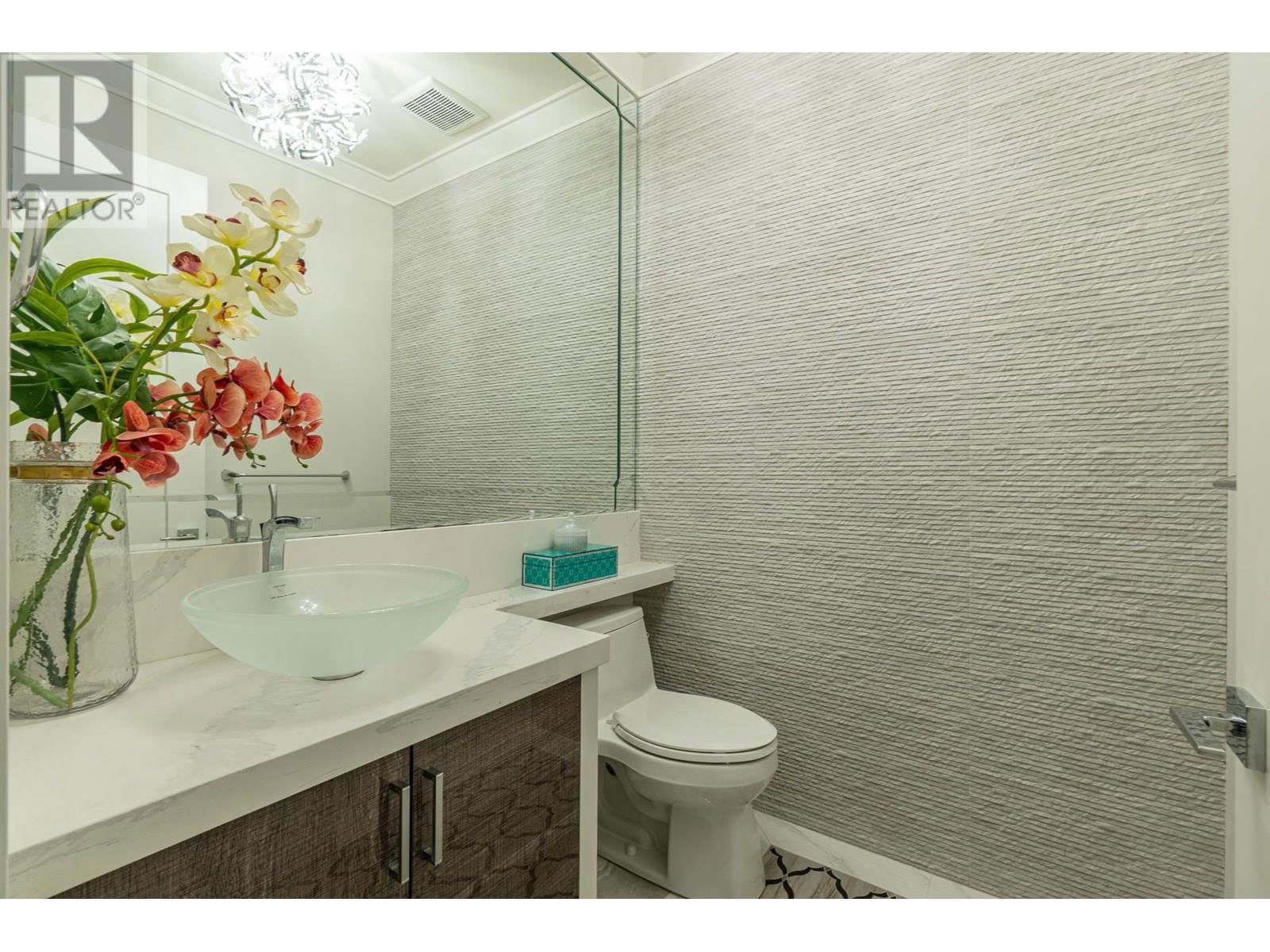 4668 MAHOOD DRIVE Image 36