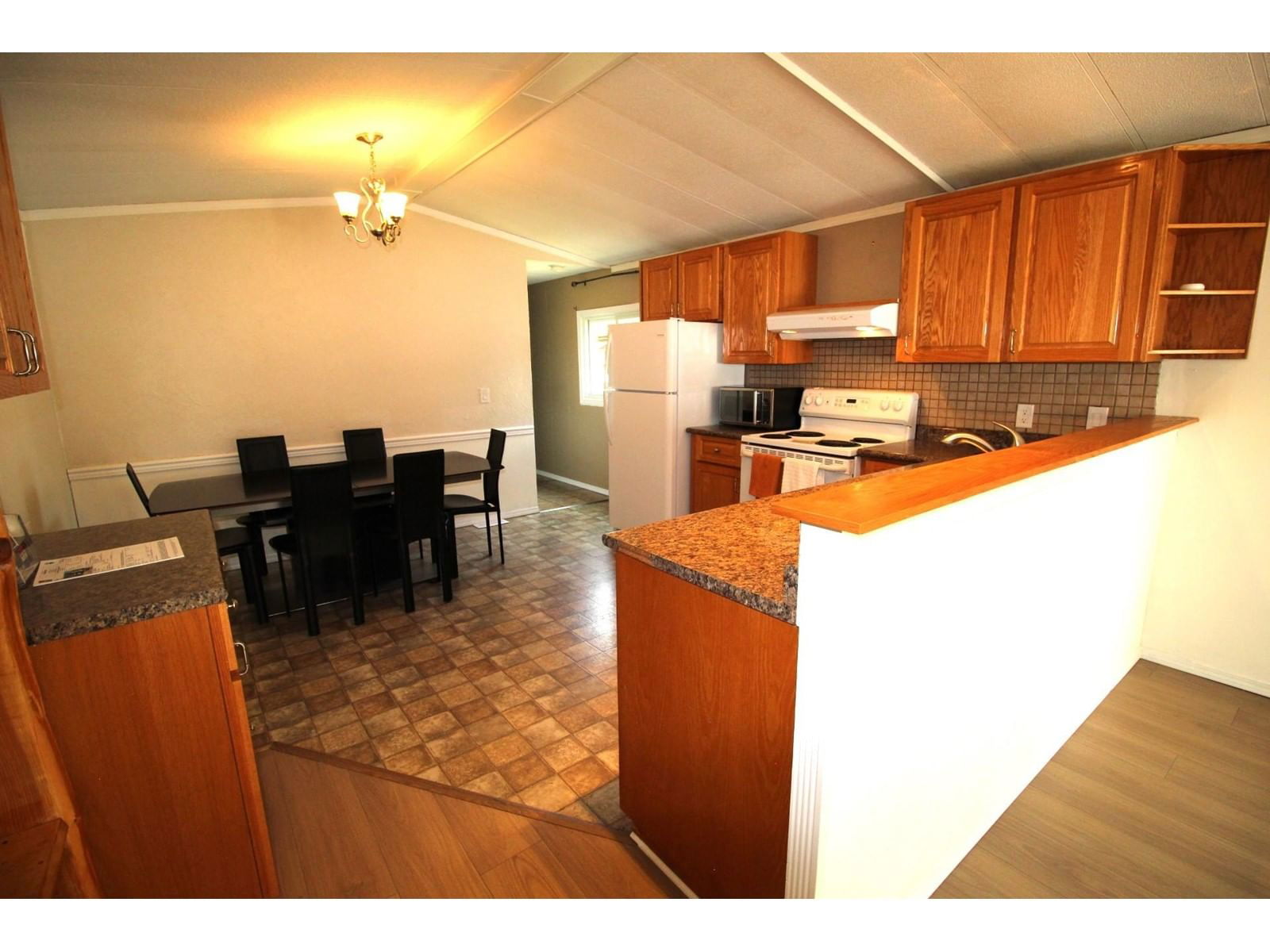 207 - 45835 SLEEPY HOLLOW ROAD Image 10