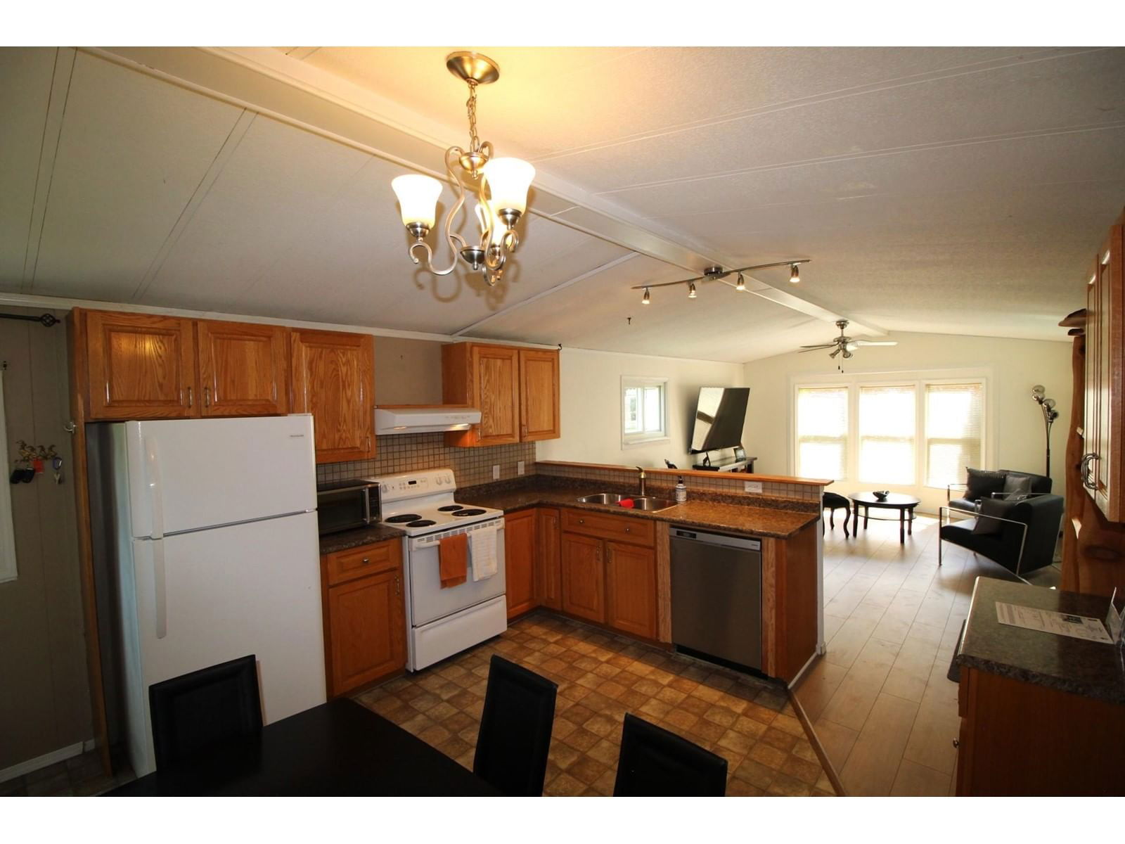 207 - 45835 SLEEPY HOLLOW ROAD Image 12
