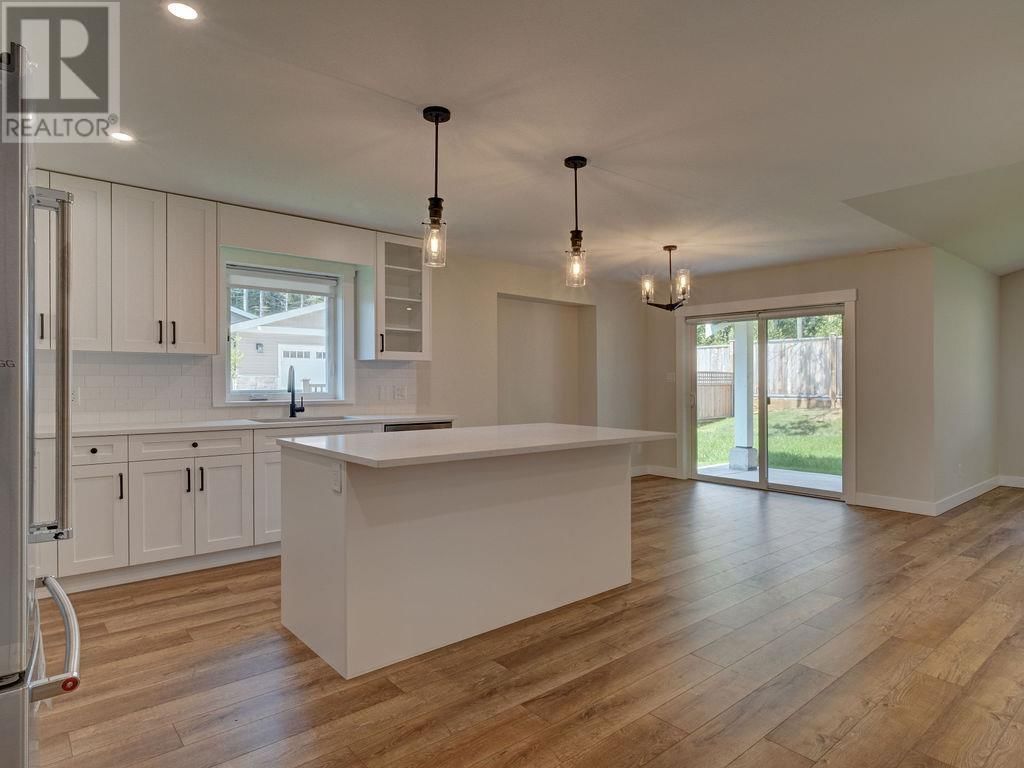 1084 CELIA CRESCENT Image 11