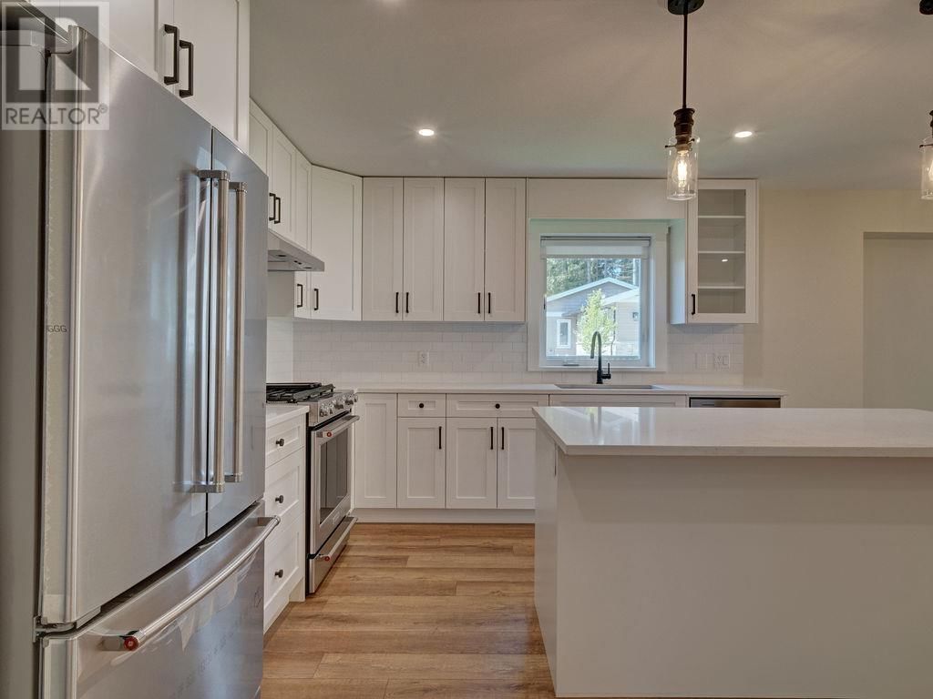 1084 CELIA CRESCENT Image 12