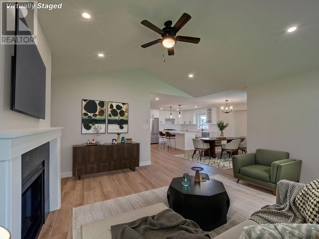 1084 CELIA CRESCENT Image 21