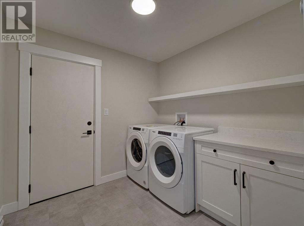 1084 CELIA CRESCENT Image 27