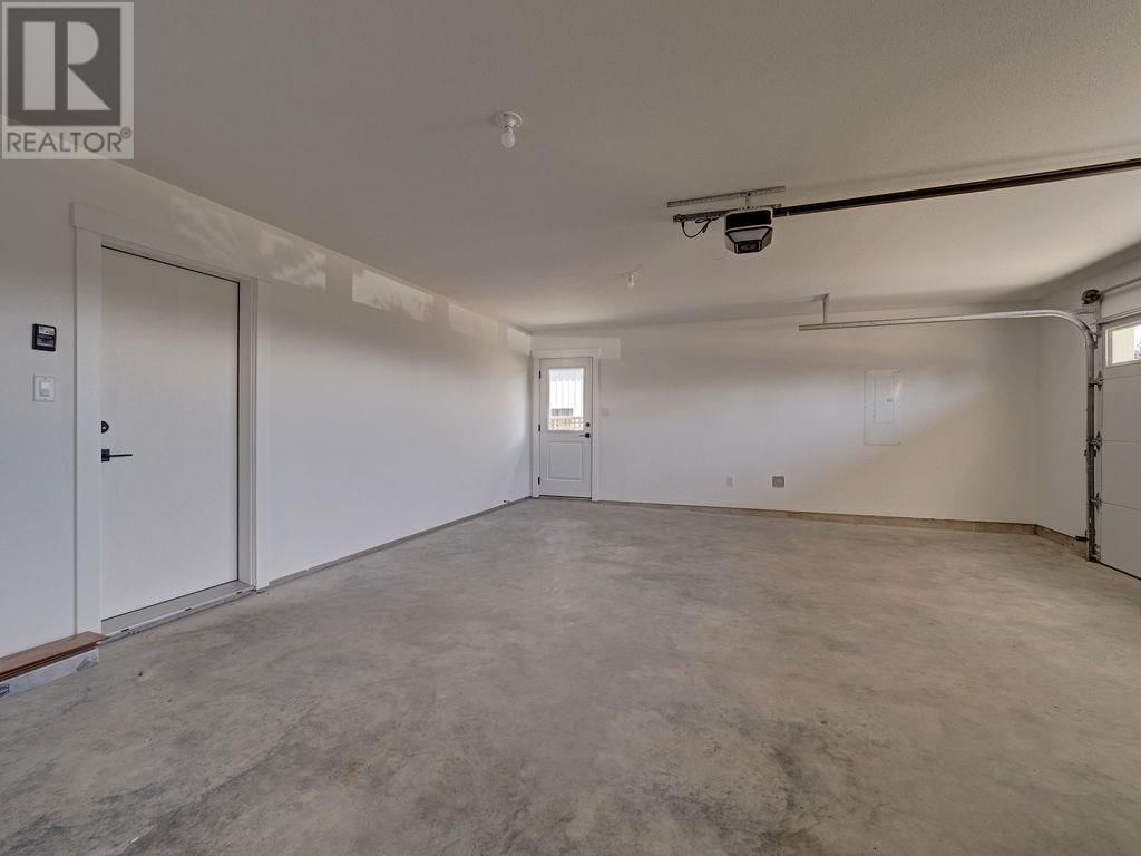 1084 CELIA CRESCENT Image 29