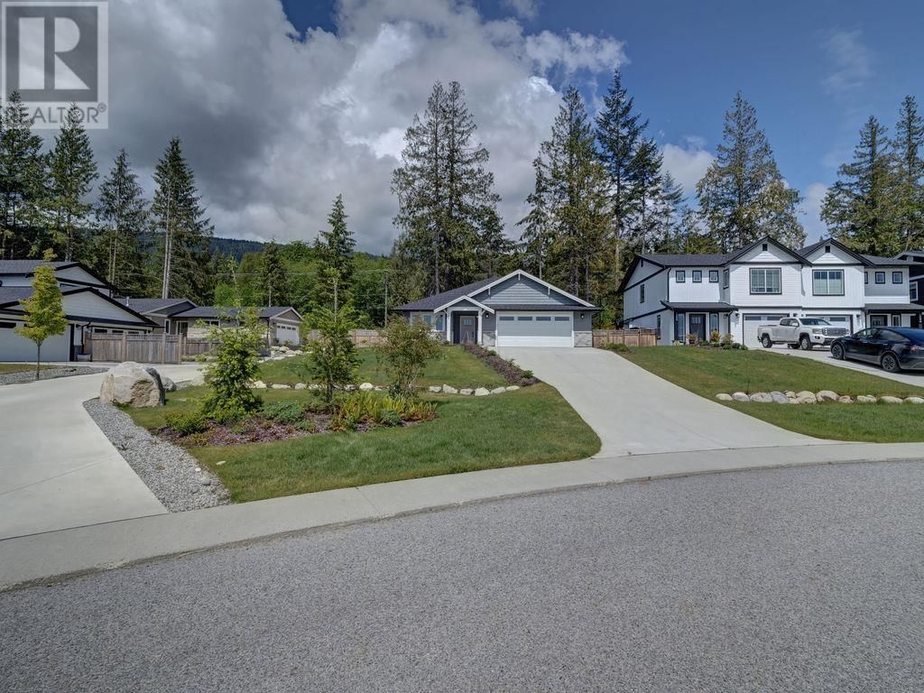 1084 CELIA CRESCENT Image 4