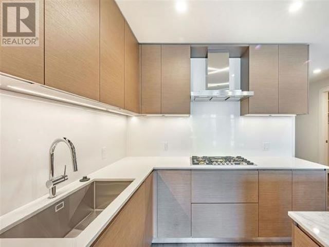 303 - 3639 16TH AVENUE Image 11