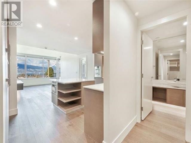 303 - 3639 16TH AVENUE Image 4