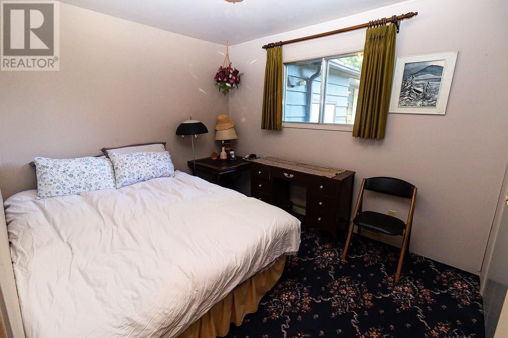2712 SKEENA STREET Image 15