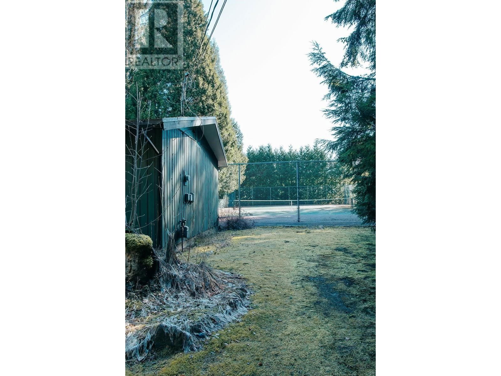 2712 SKEENA STREET Image 29
