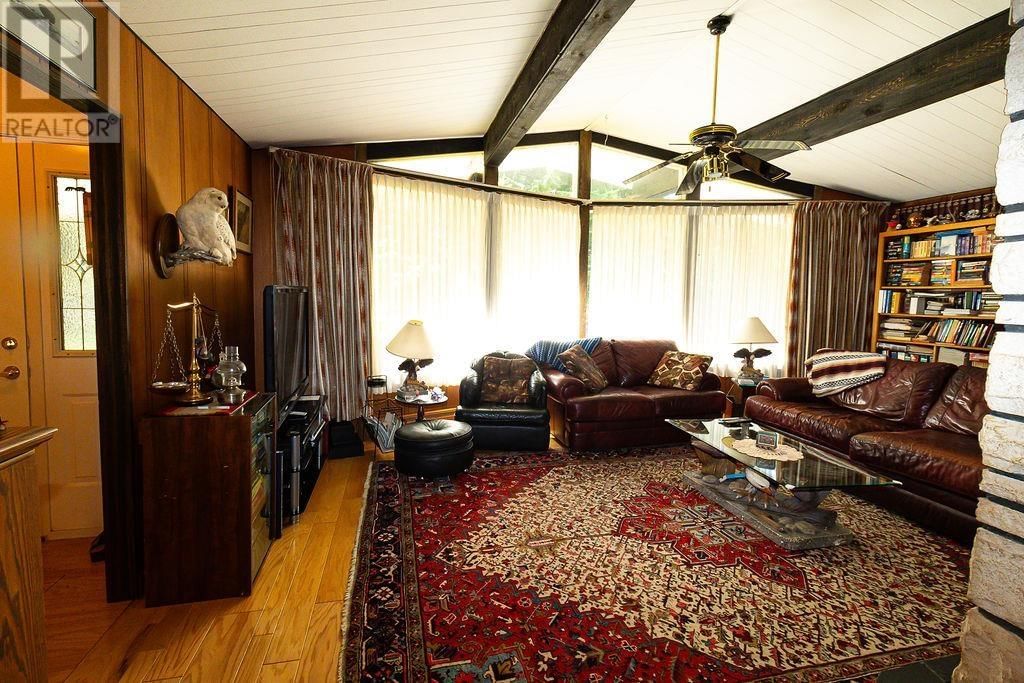 2712 SKEENA STREET Image 3