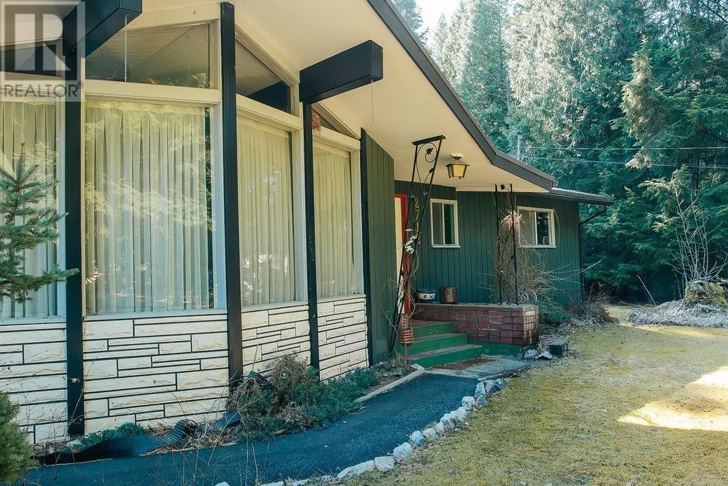 2712 SKEENA STREET Image 37