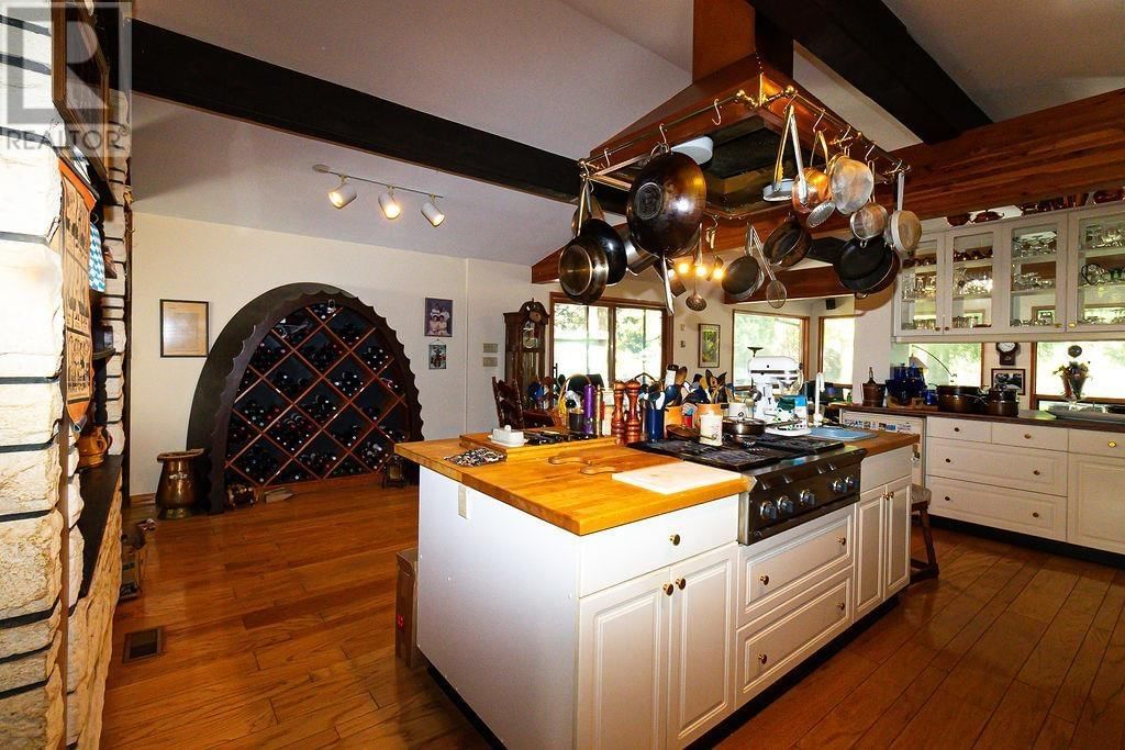 2712 SKEENA STREET Image 8