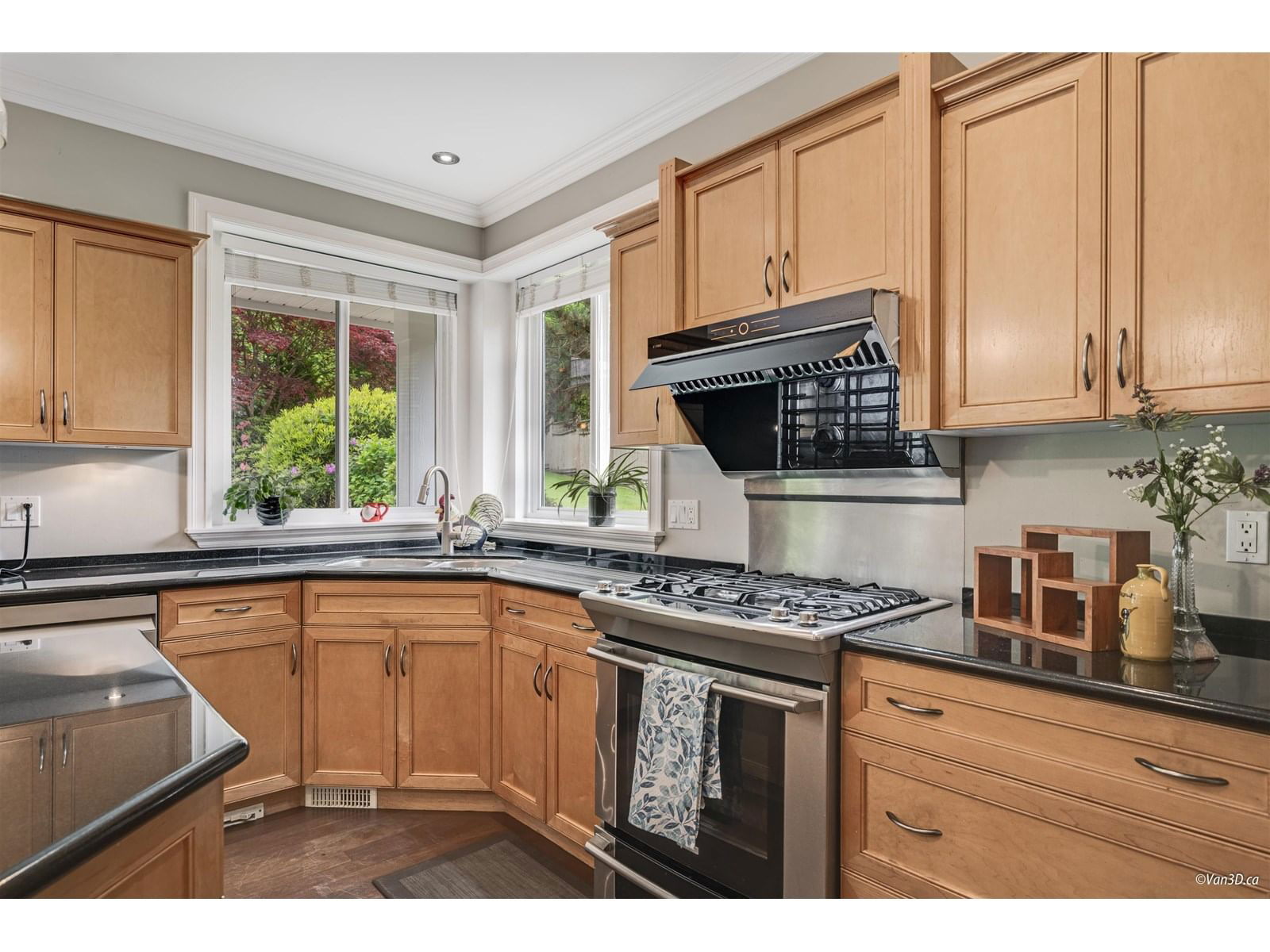 15828 SOMERSET Image 16