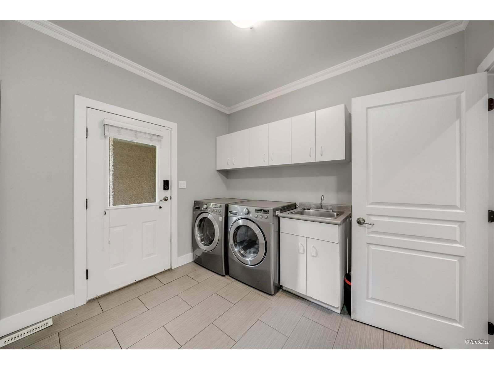 15828 SOMERSET Image 19