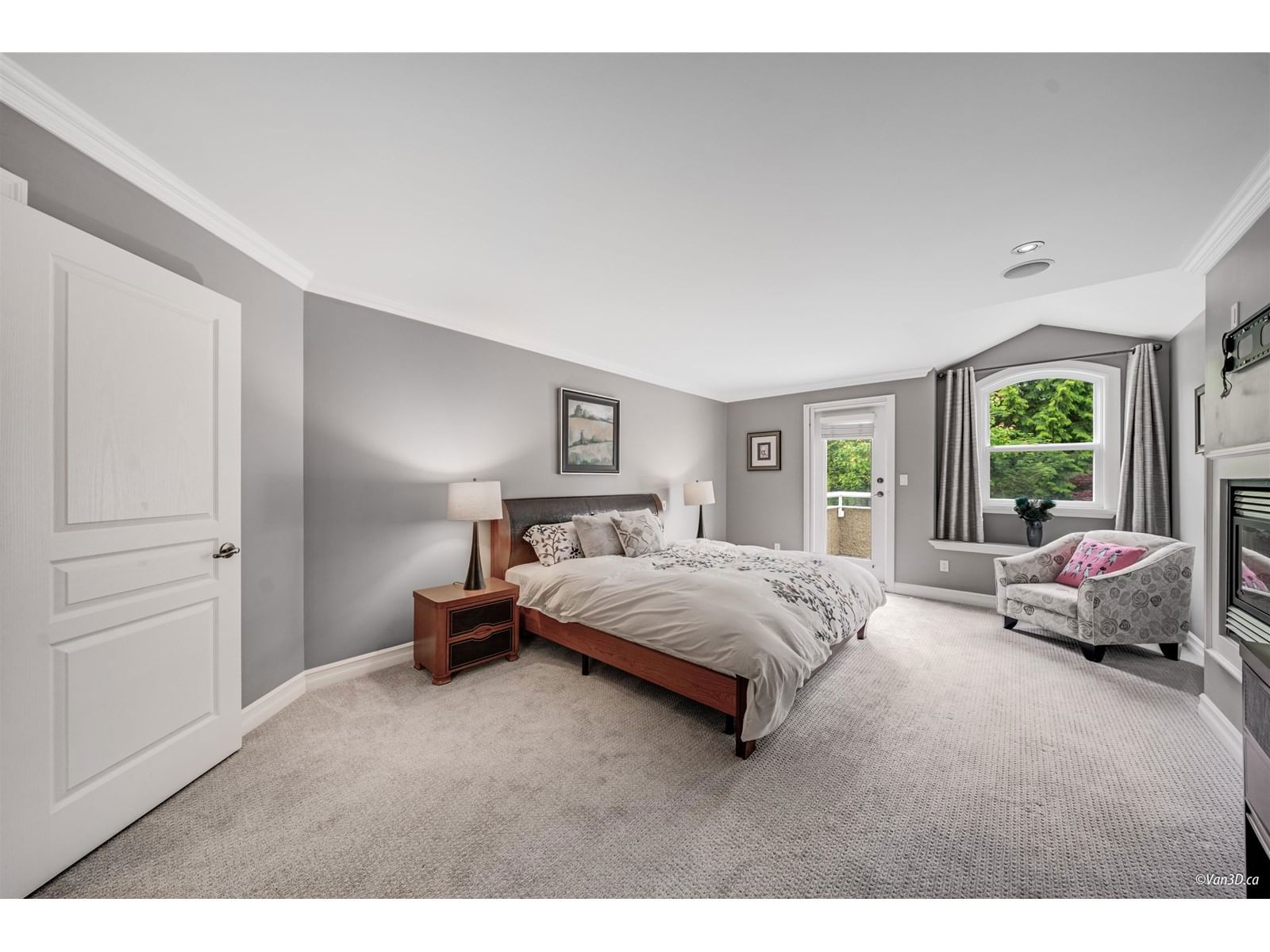 15828 SOMERSET Image 20
