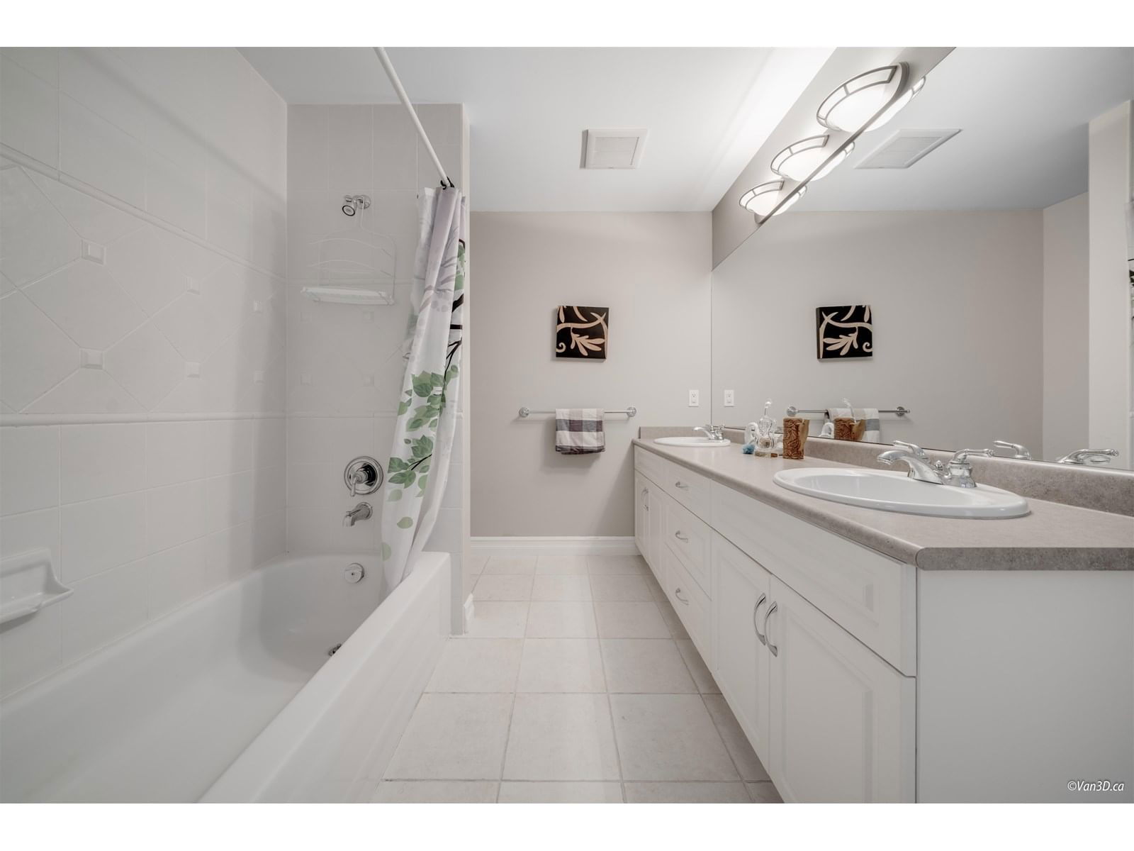 15828 SOMERSET Image 28