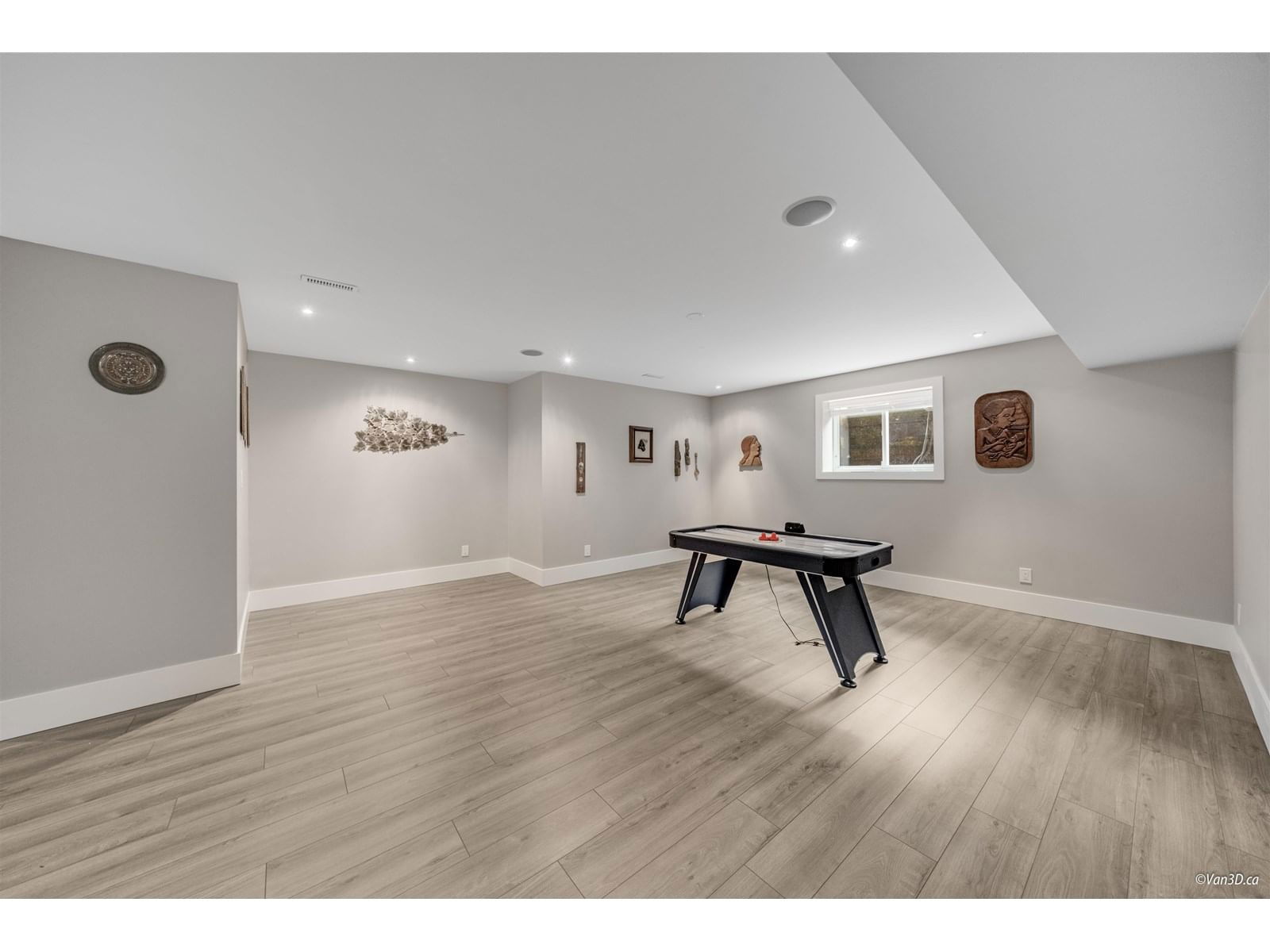 15828 SOMERSET Image 30