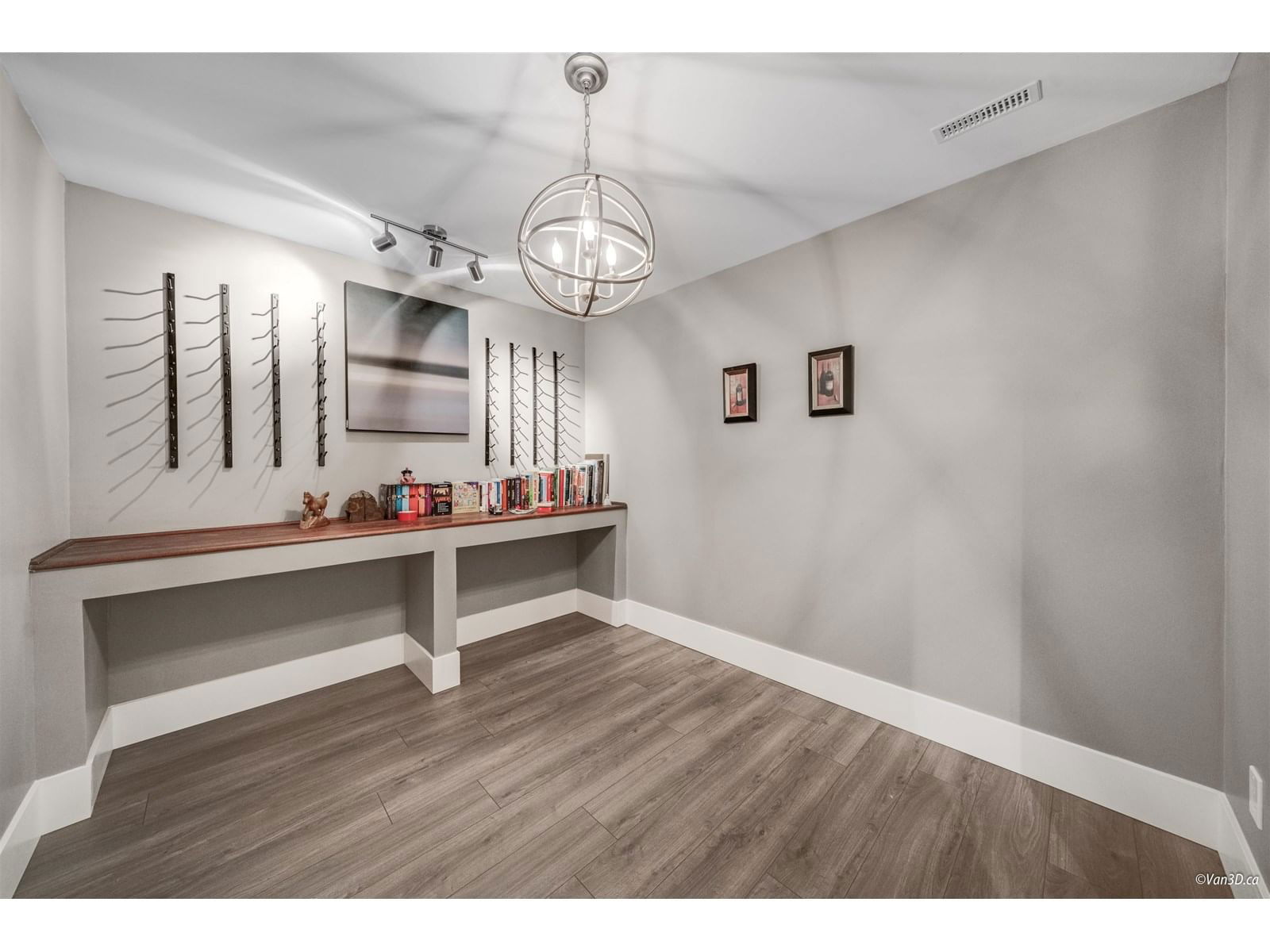 15828 SOMERSET Image 32