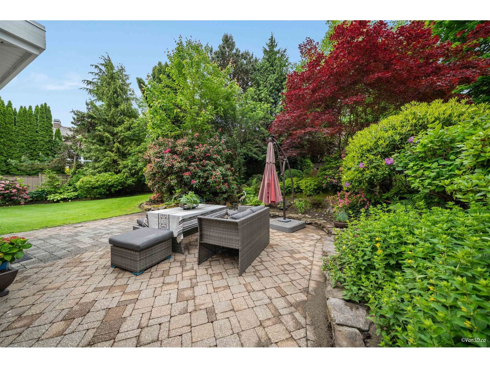15828 SOMERSET Image 38