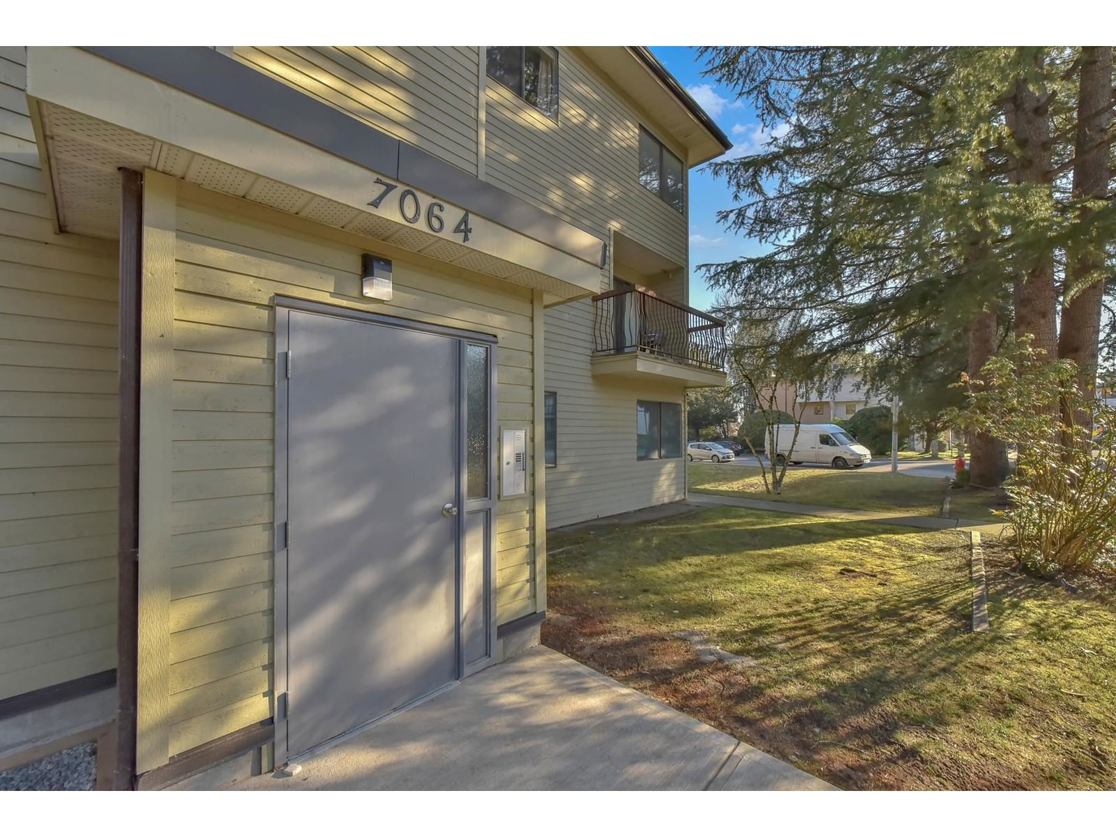 203 - 7064 133B Image 36