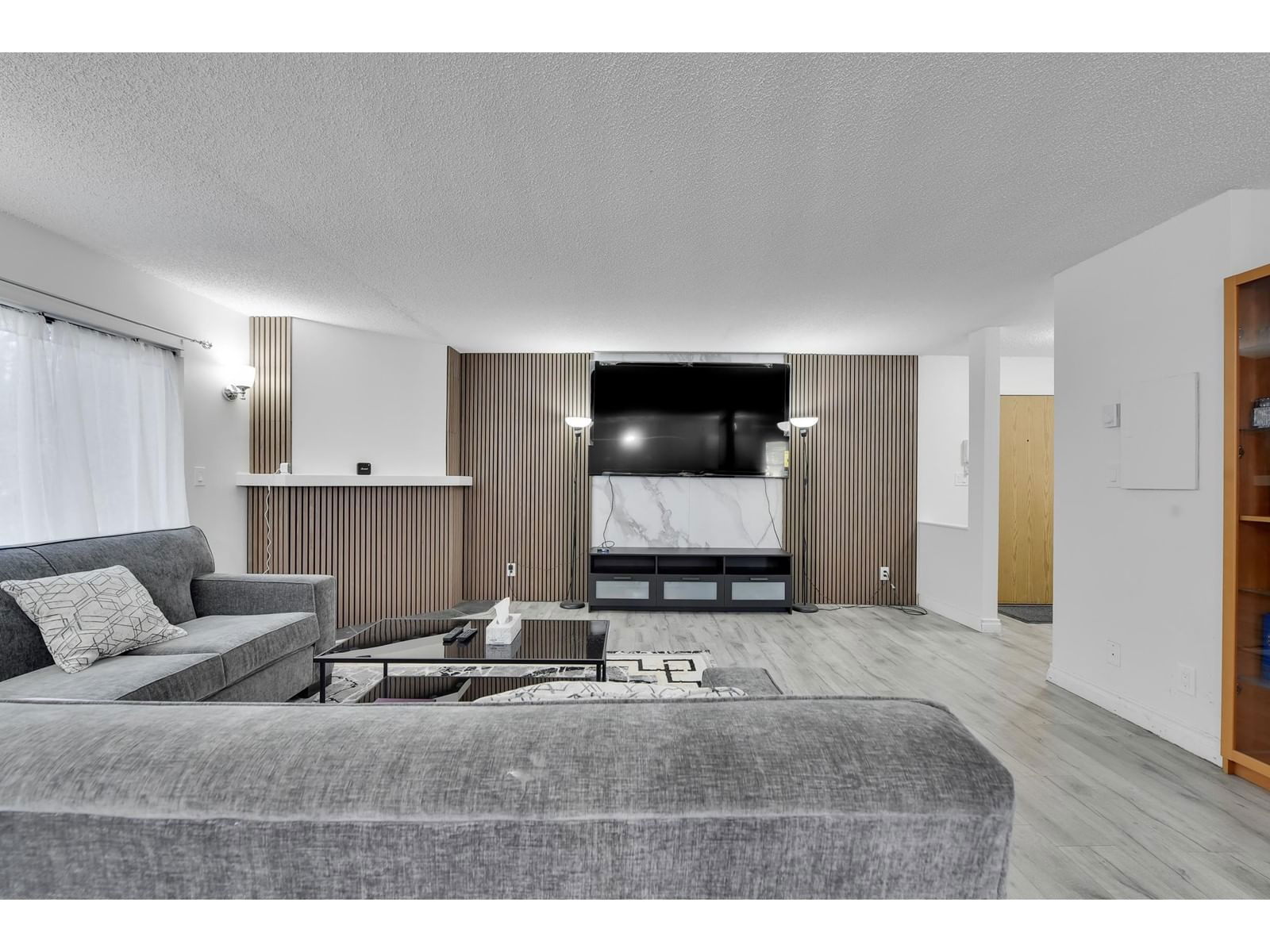 203 - 7064 133B Image 7