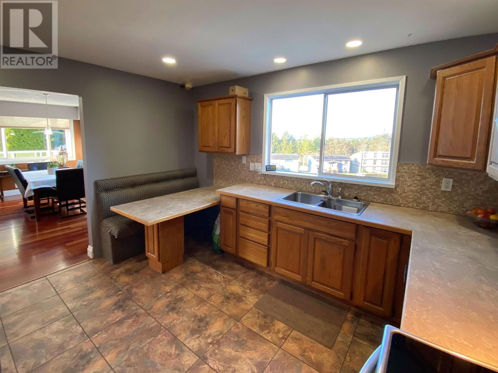 121 CADE PLACE Image 10