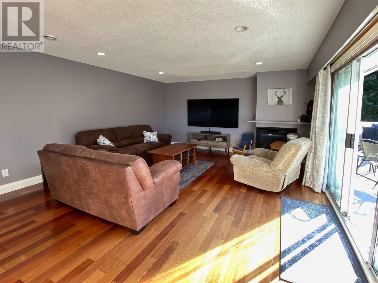 121 CADE PLACE Image 6