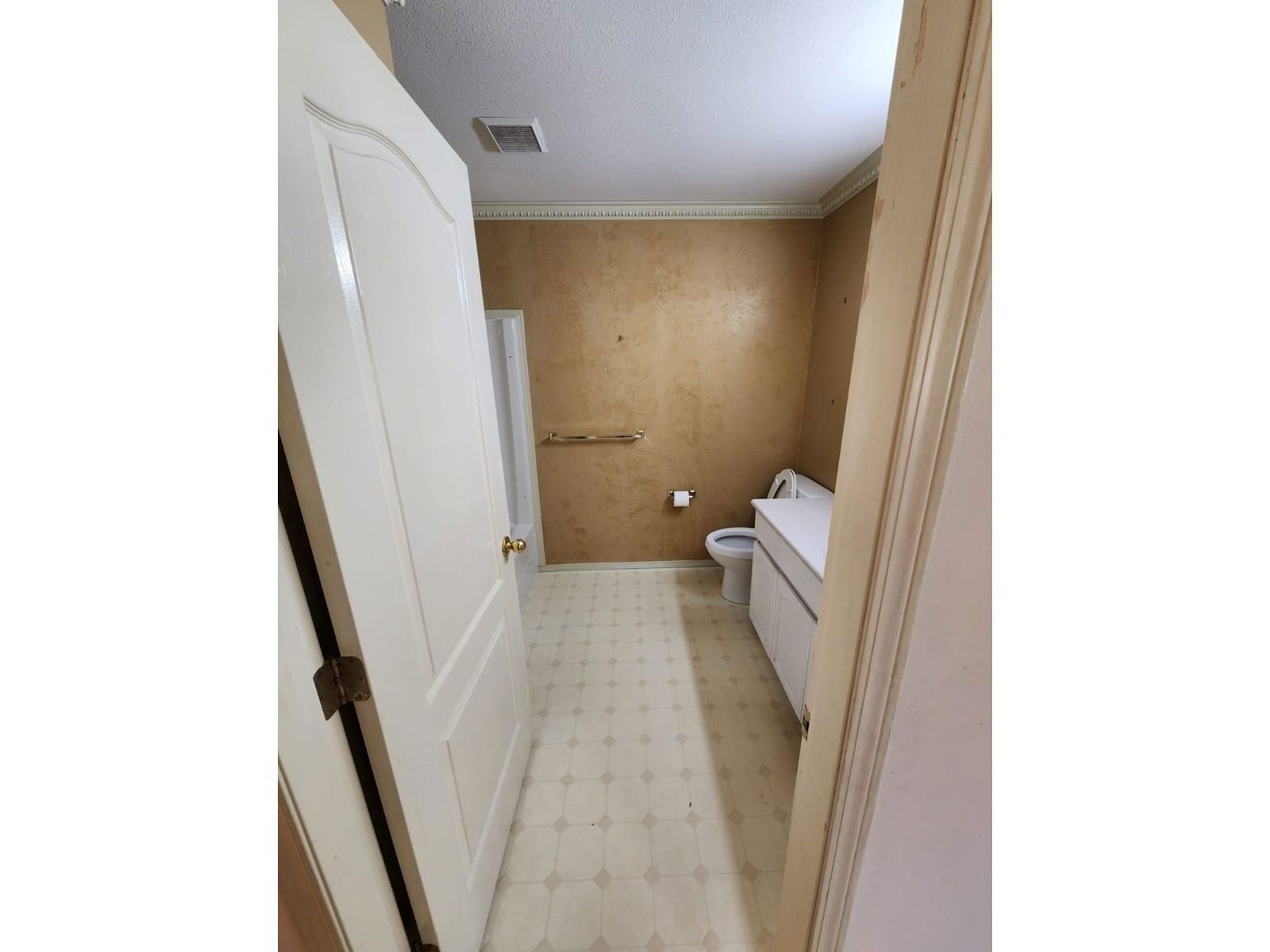 6390 SELKIRK STREET Image 13