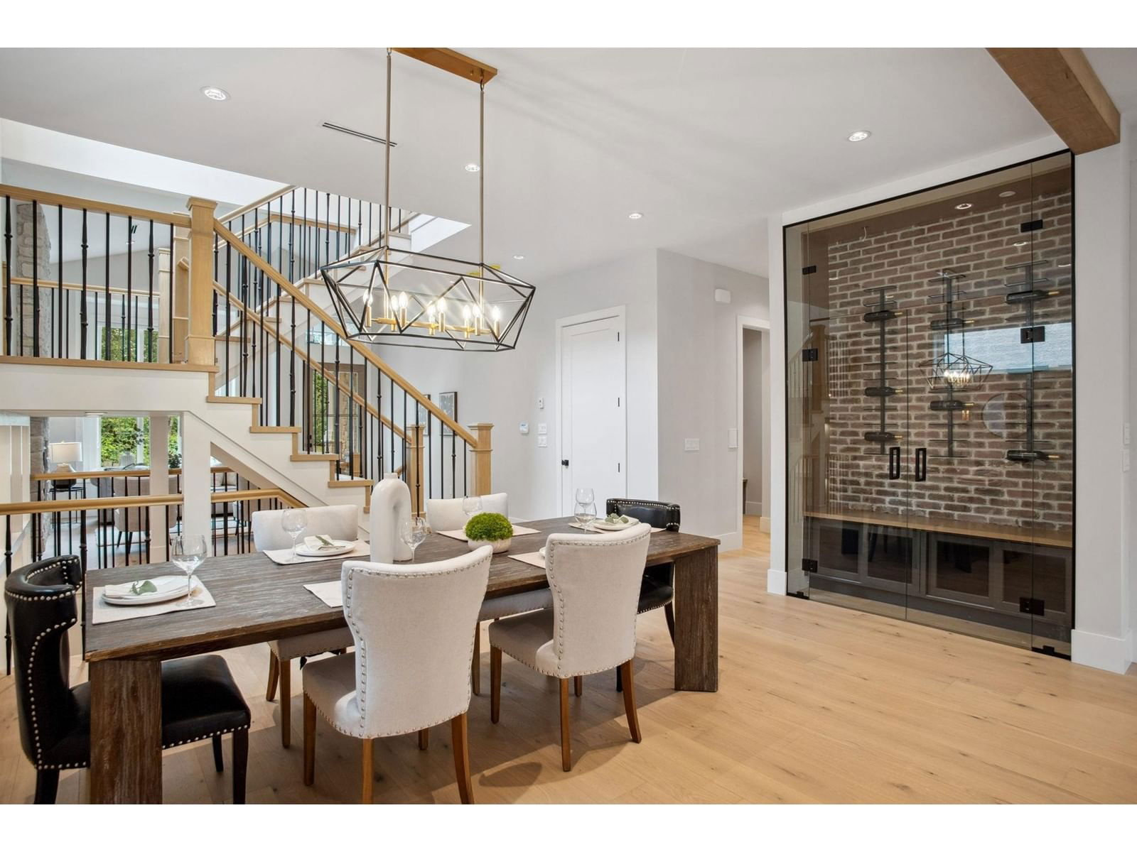 10968 163 Image 18