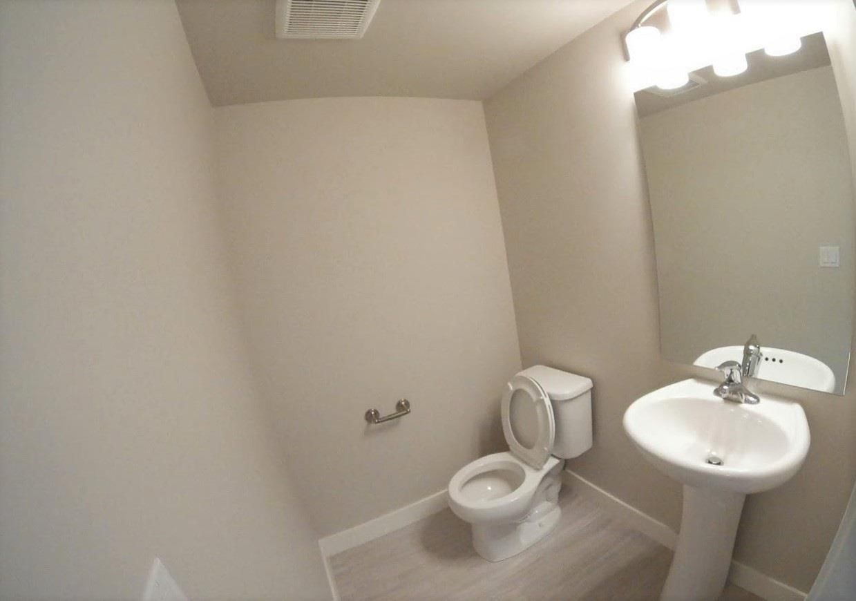 87 - 8413 MIDTOWN WAY Image 14